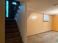 540 S 8th St, Akron, IA 51001