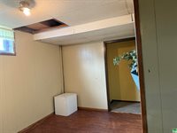 540 S 8th St, Akron, IA 51001