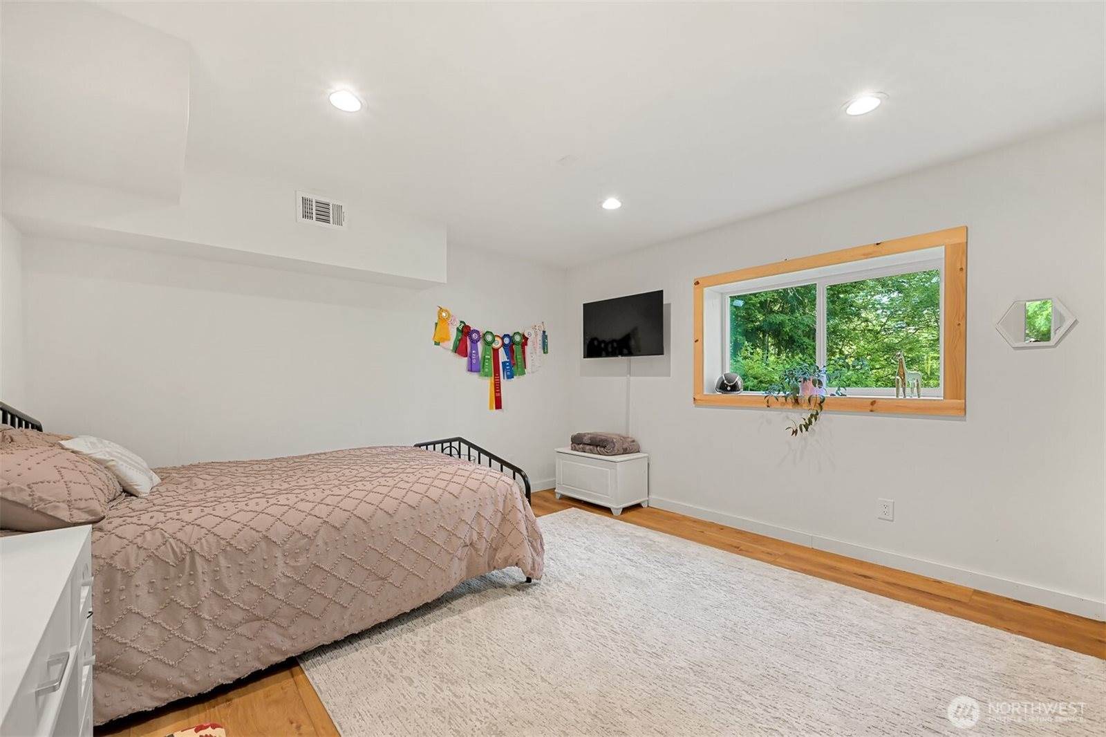 2046 East Smith Road, Bellingham, WA 98226