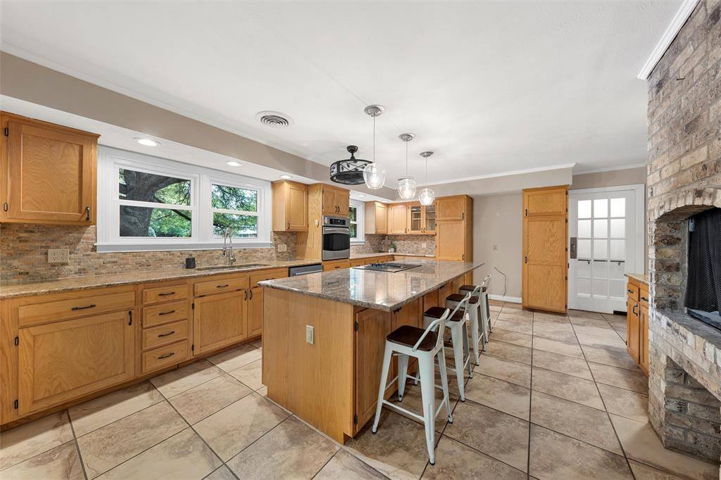 2225 Wooded Acres Drive, Waco, TX 76710