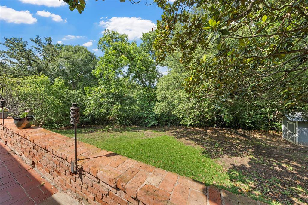 2225 Wooded Acres Drive, Waco, TX 76710