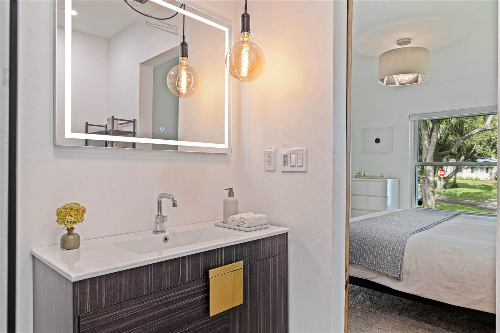 1800 Mound Place South, Saint Petersburg, FL 33712