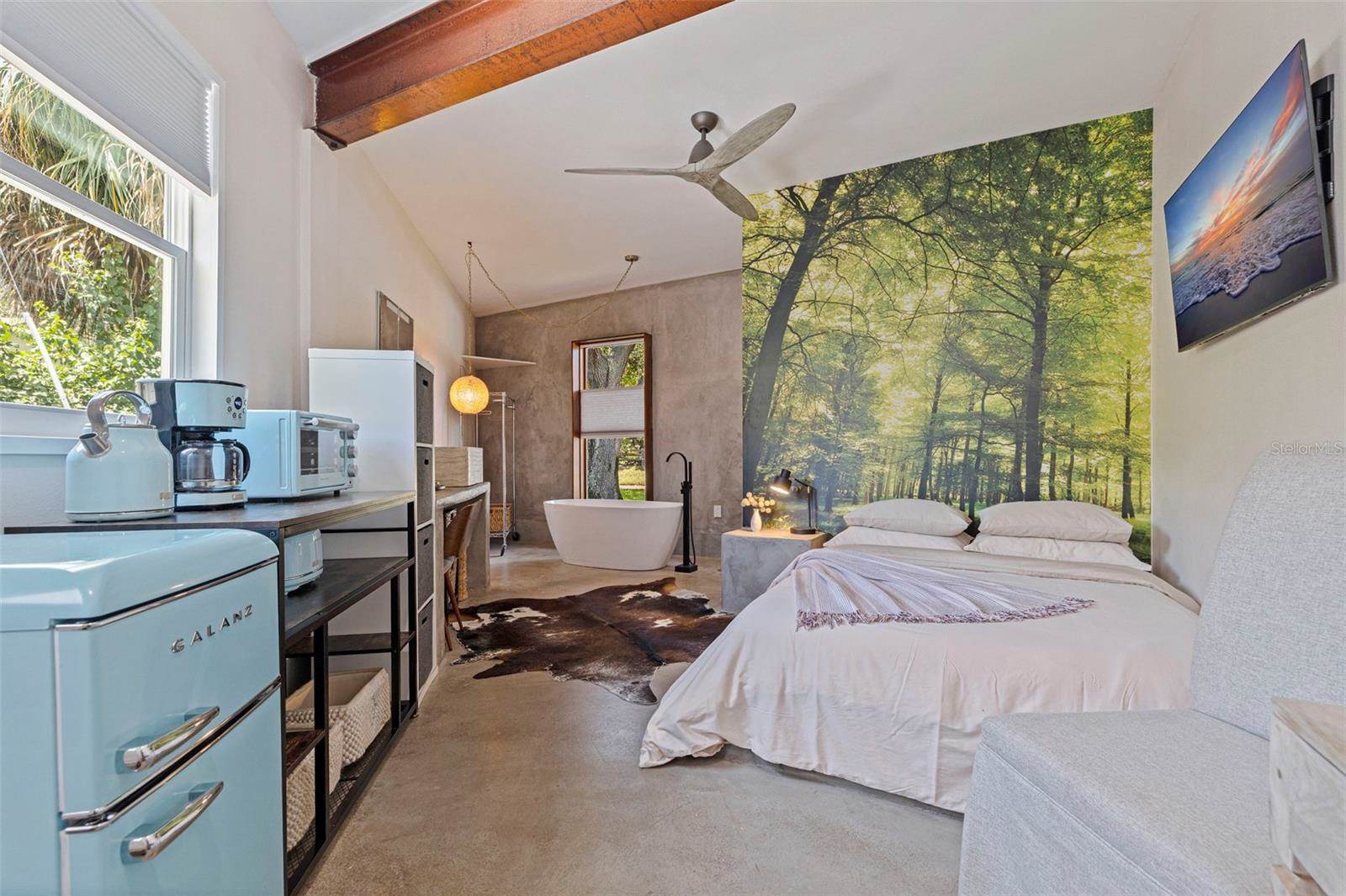 1800 Mound Place South, Saint Petersburg, FL 33712