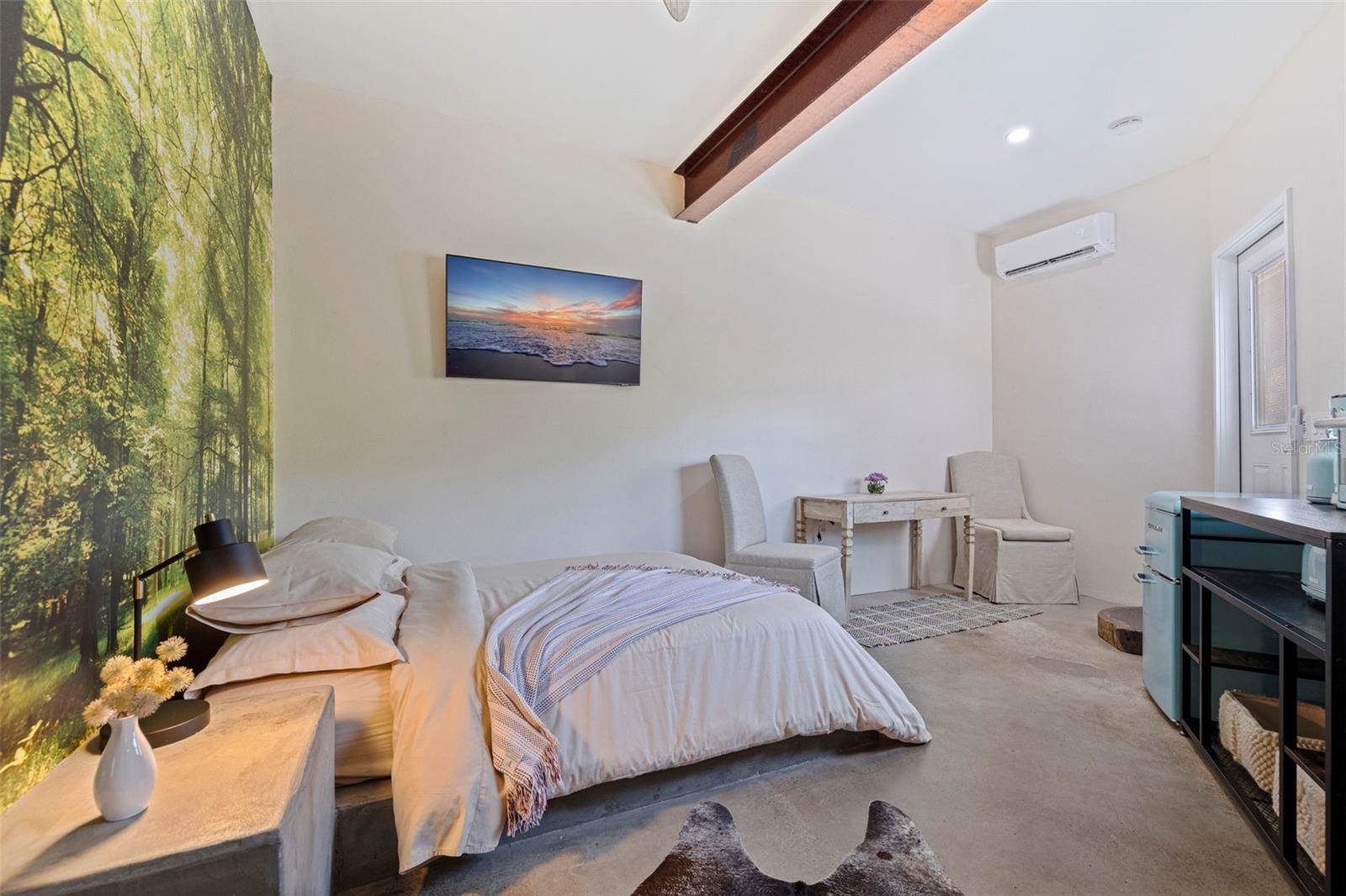 1800 Mound Place South, Saint Petersburg, FL 33712