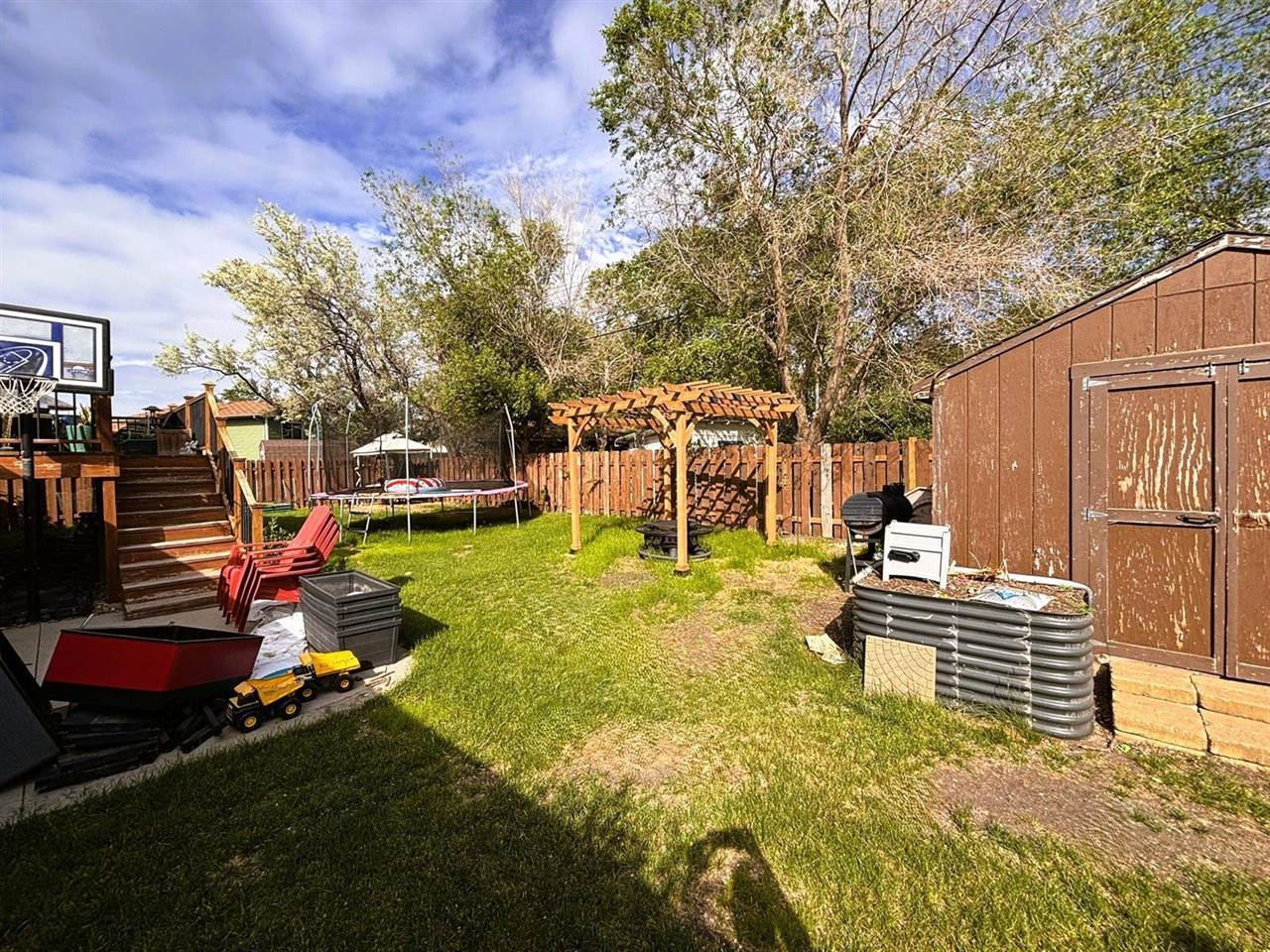 3 30th St SW, Minot, ND 58701