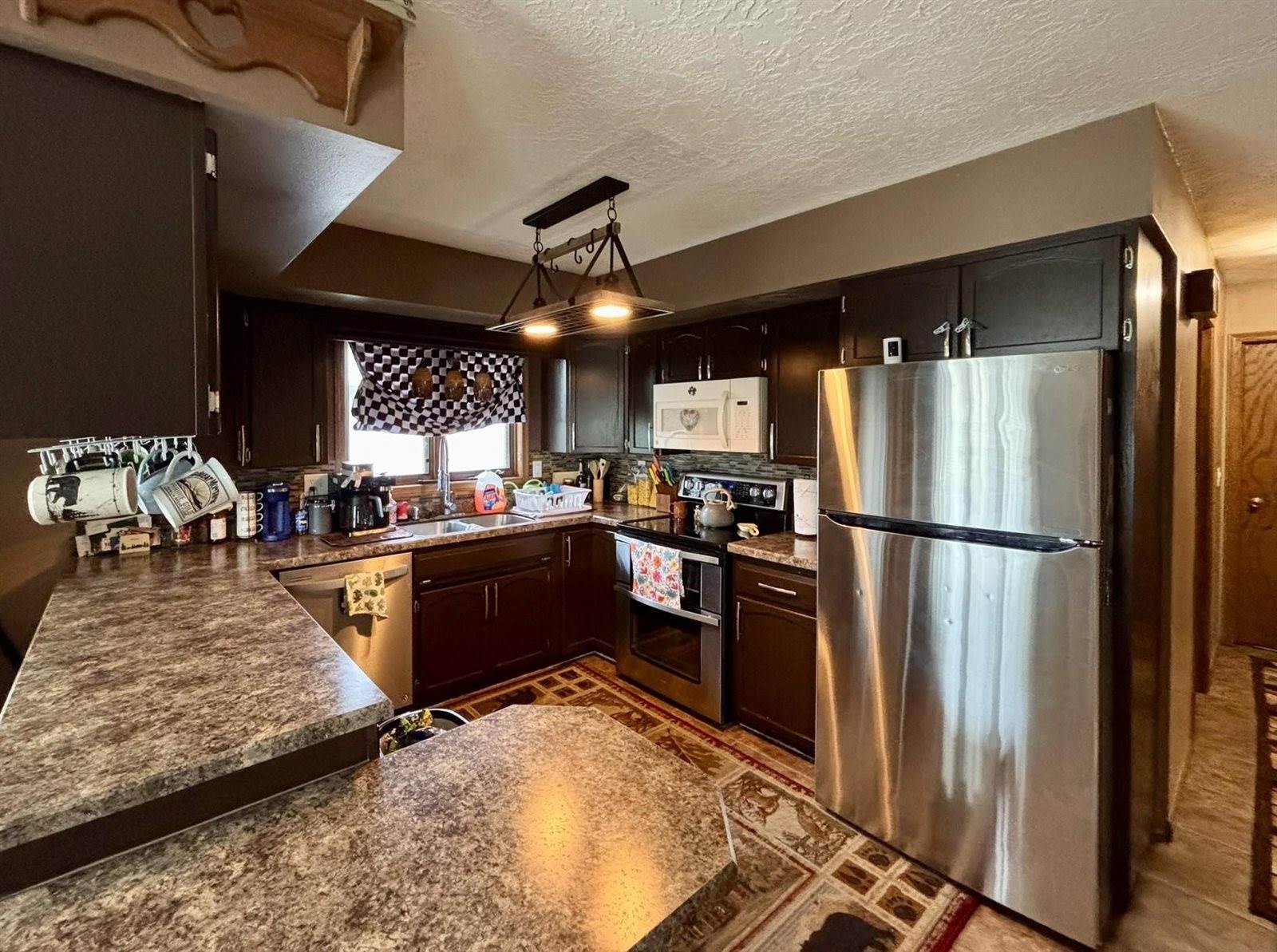 3 30th St SW, Minot, ND 58701