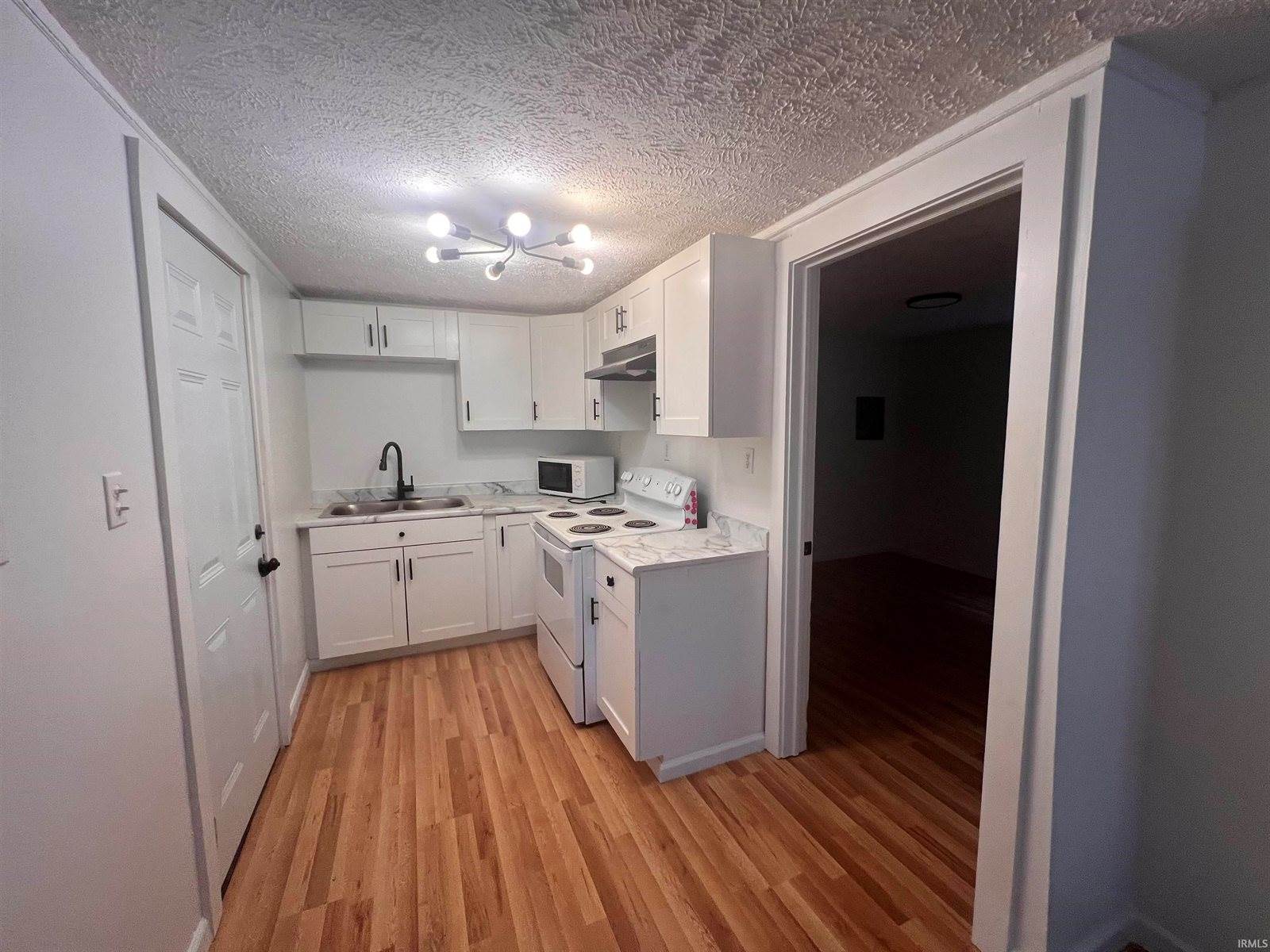 2718 S High Street, Muncie, IN 47302