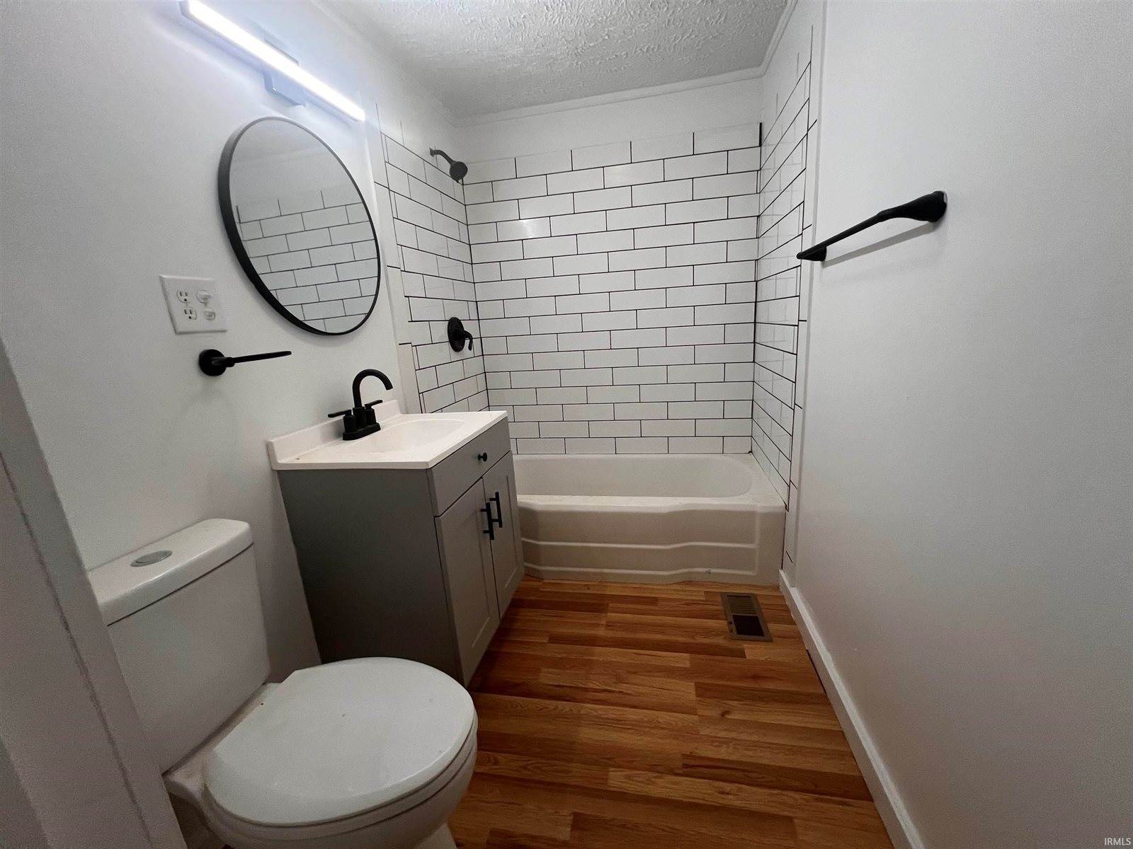 2718 S High Street, Muncie, IN 47302