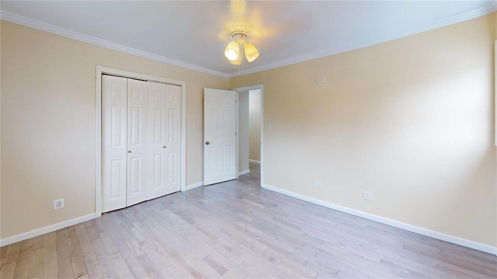 10 Marilyn Court, West Babylon, NY 11704