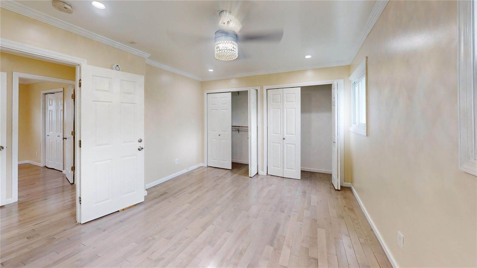 10 Marilyn Court, West Babylon, NY 11704