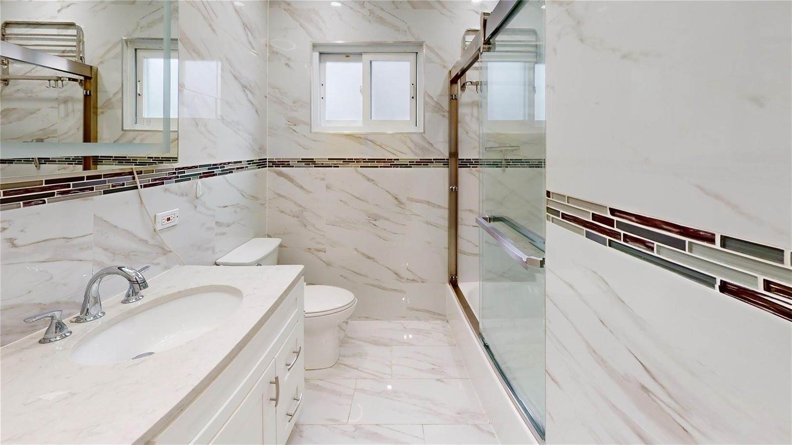 10 Marilyn Court, West Babylon, NY 11704