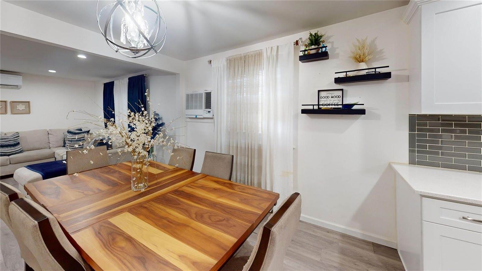 10 Marilyn Court, West Babylon, NY 11704