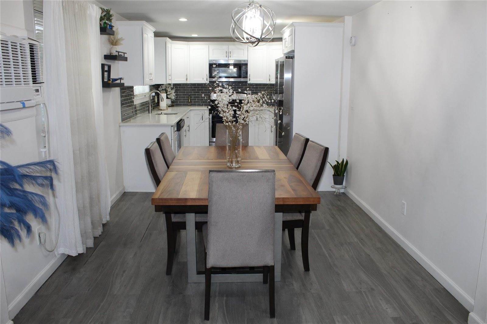 10 Marilyn Court, West Babylon, NY 11704