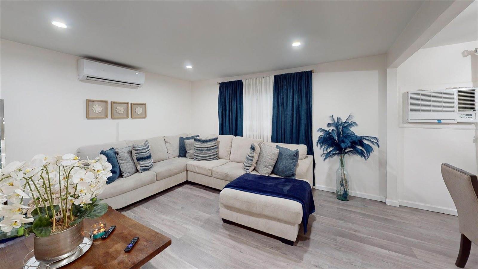 10 Marilyn Court, West Babylon, NY 11704