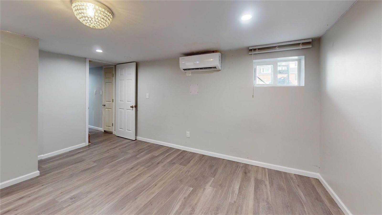 10 Marilyn Court, West Babylon, NY 11704