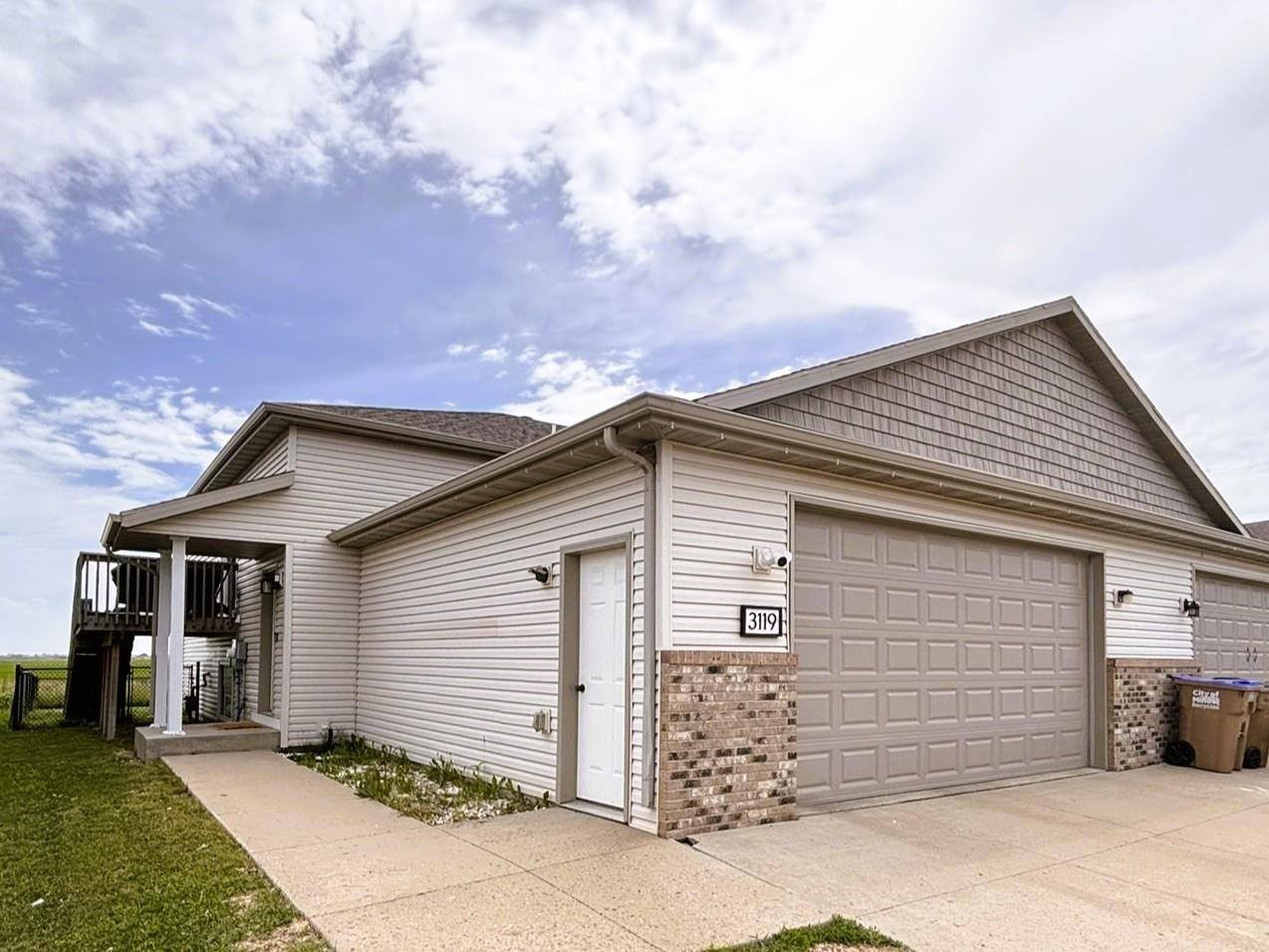 3119 8th St NE, Minot, ND 58703