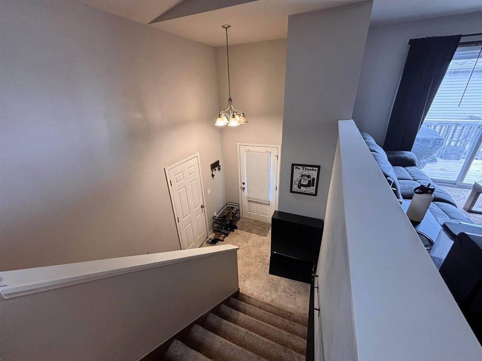 3119 8th St NE, Minot, ND 58703