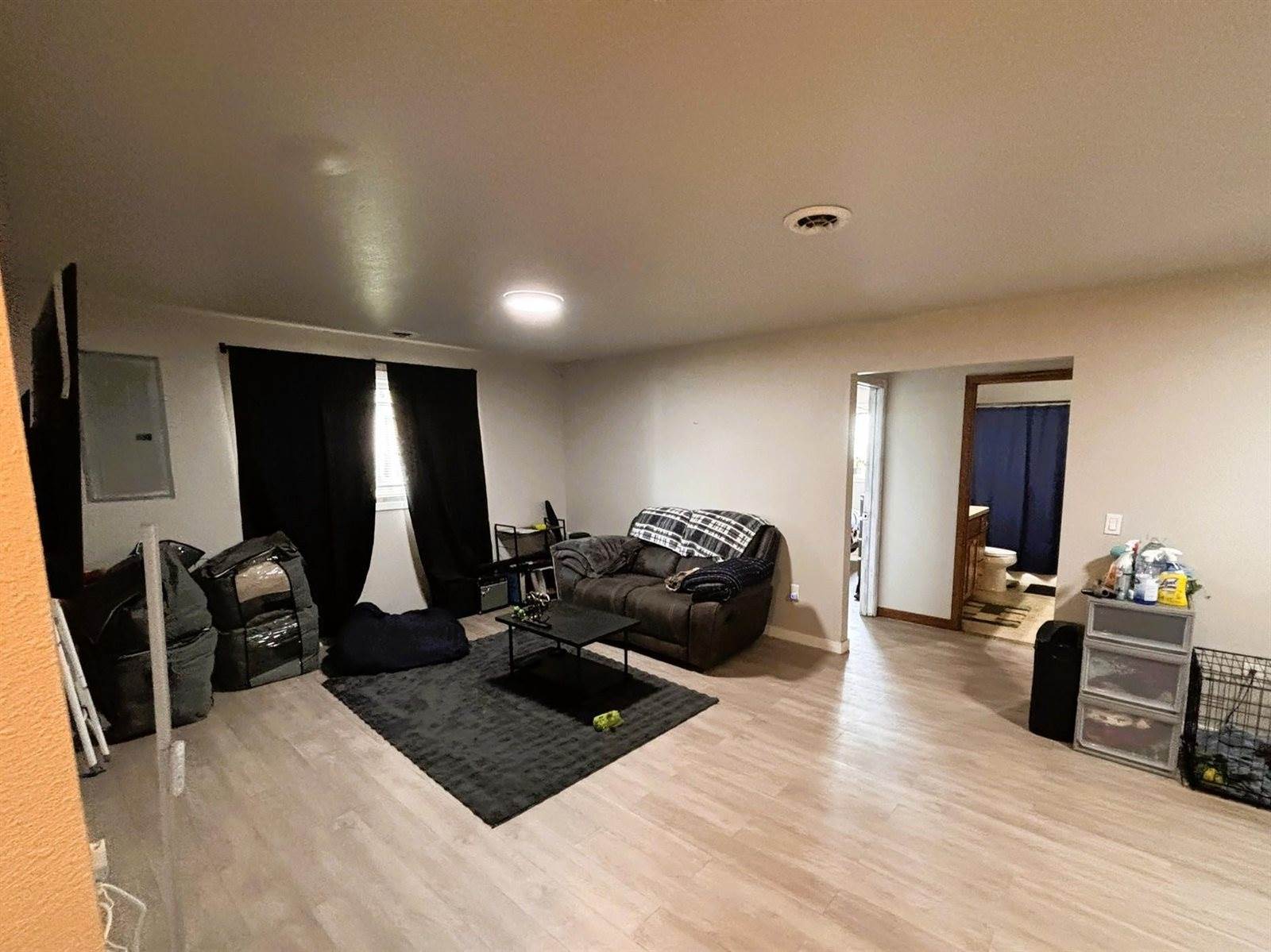 3119 8th St NE, Minot, ND 58703