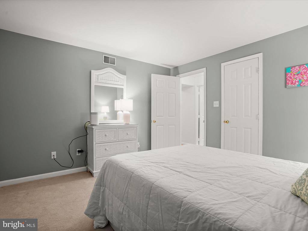 10267 Cedar Ridge Drive, Manassas, VA 20110