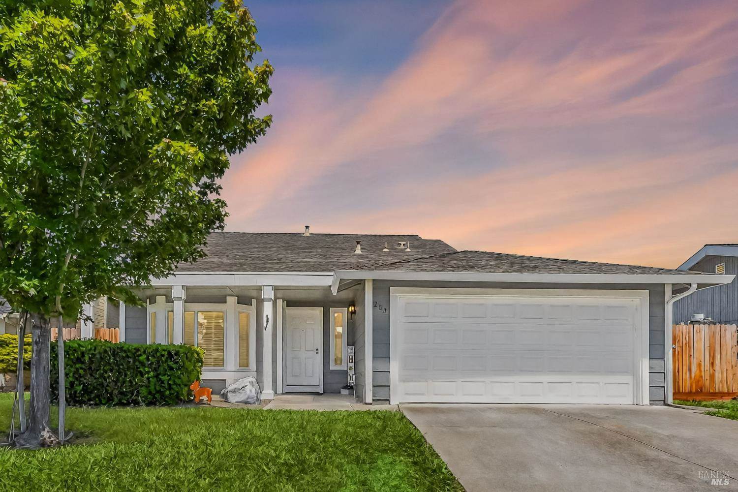 263 Marna Drive, Vacaville, CA 95687