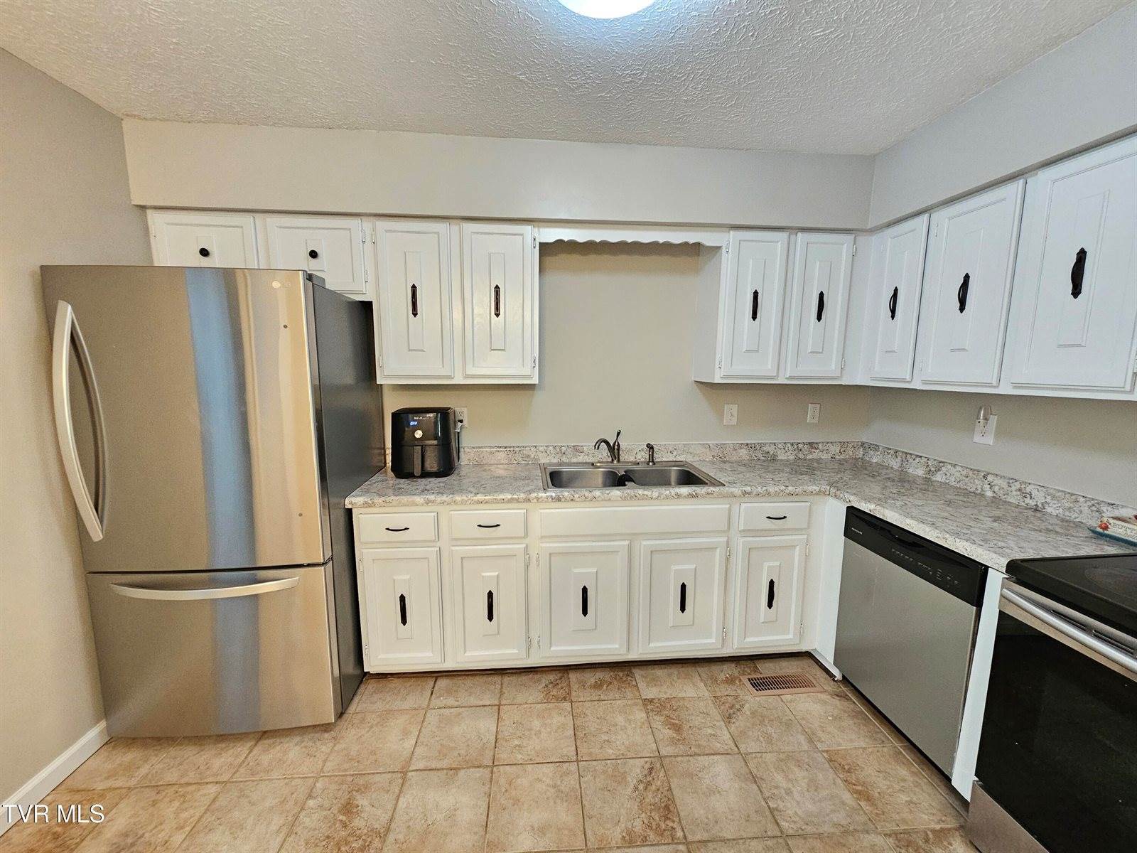 45 Poplar Street, Mosheim, TN 37818