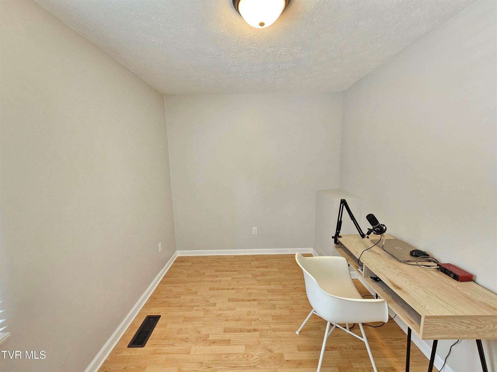 45 Poplar Street, Mosheim, TN 37818