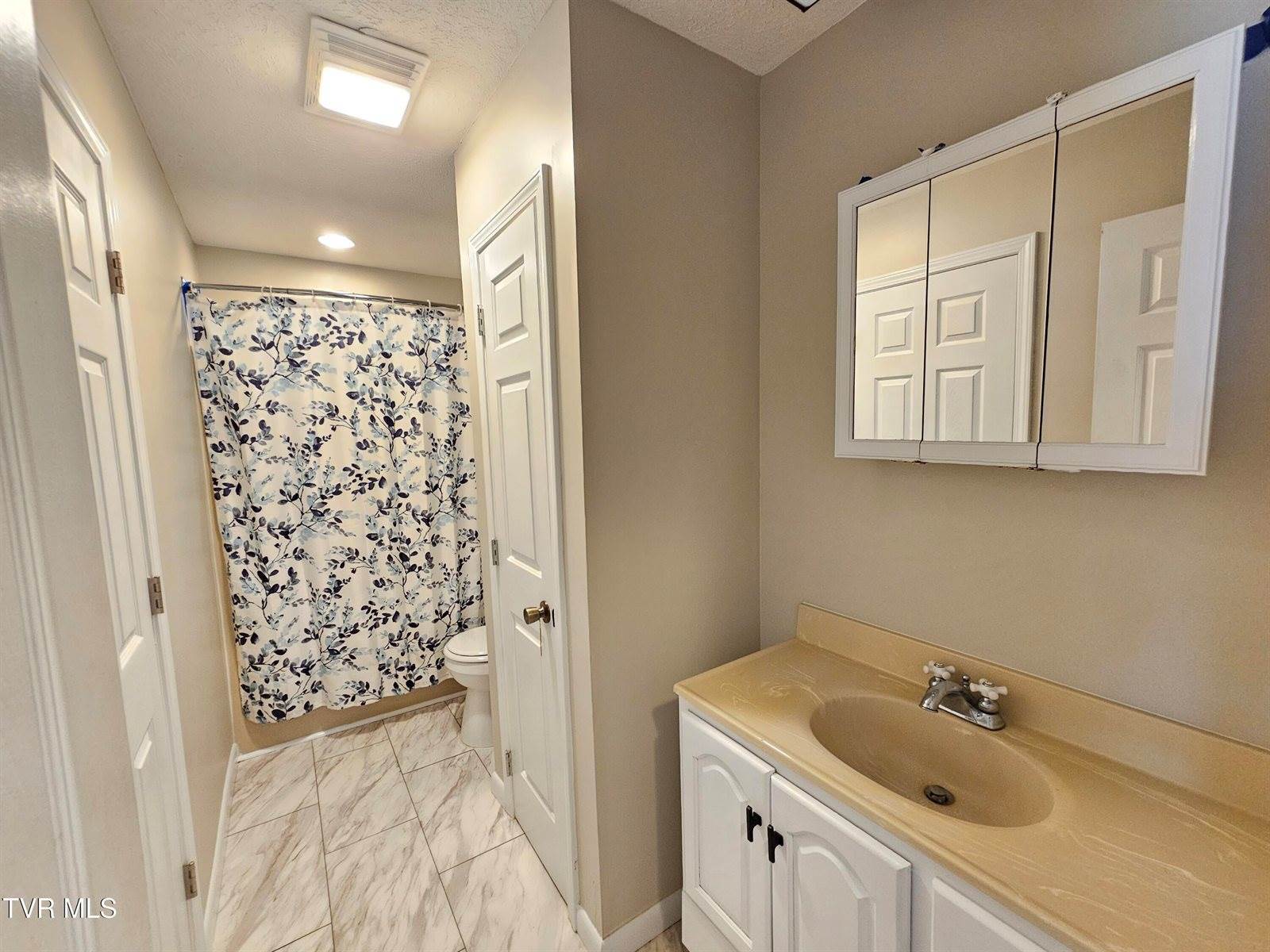 45 Poplar Street, Mosheim, TN 37818