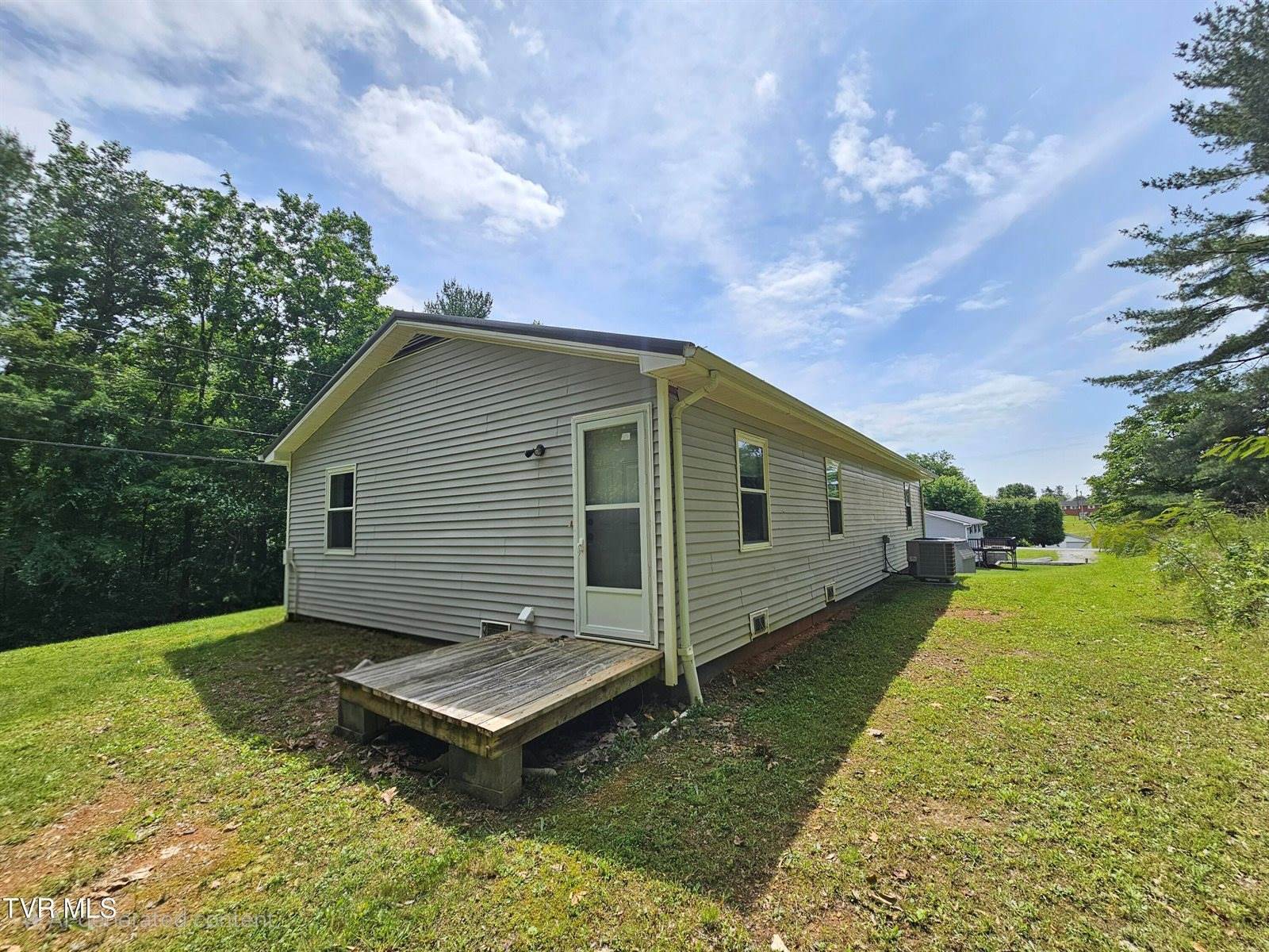 45 Poplar Street, Mosheim, TN 37818