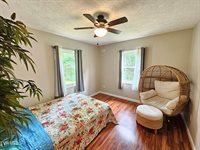 45 Poplar Street, Mosheim, TN 37818