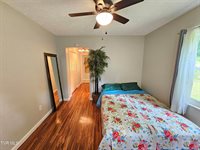 45 Poplar Street, Mosheim, TN 37818