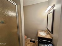 45 Poplar Street, Mosheim, TN 37818