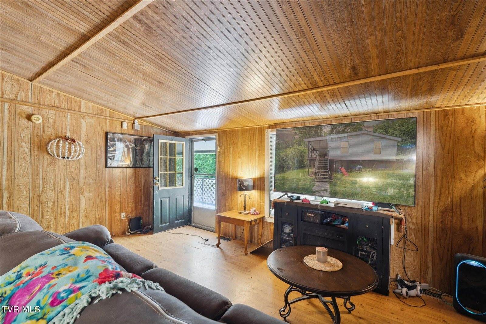 102 Tolley Lane, Erwin, TN 37650