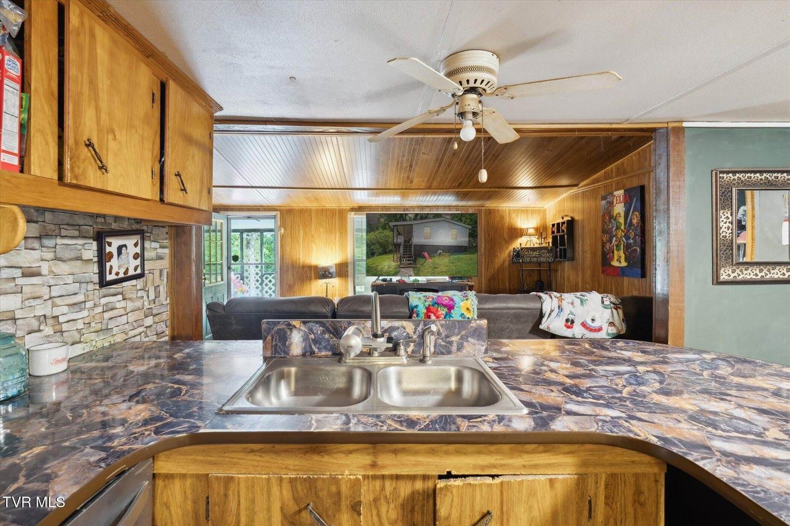 102 Tolley Lane, Erwin, TN 37650