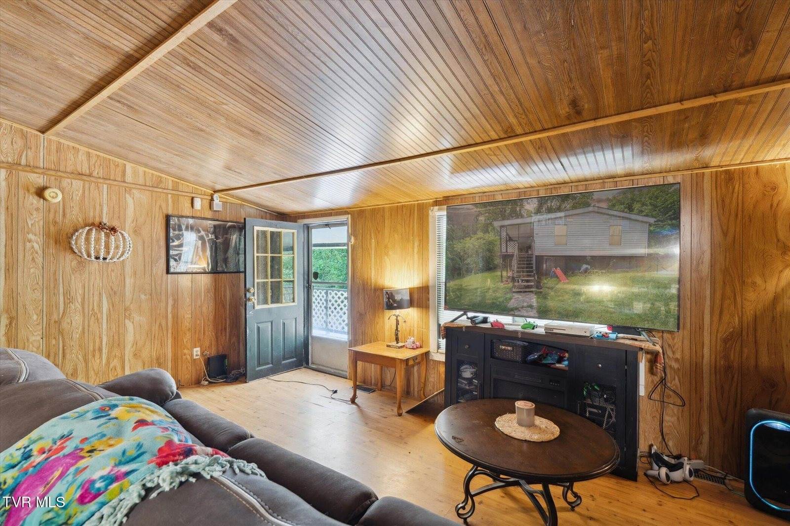 102 Tolley Lane, Erwin, TN 37650