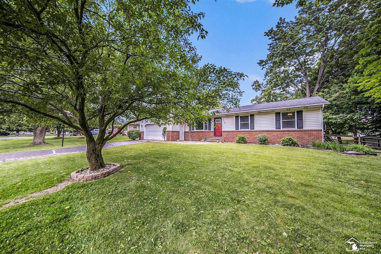 2744 Spielman Heights Drive, Adrian, MI 49221