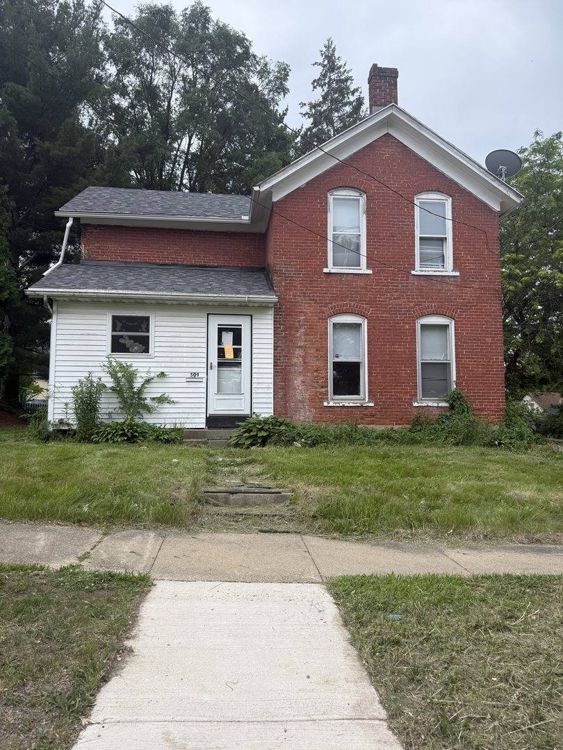 509 West Chestnut Street, Freeport, IL 61032