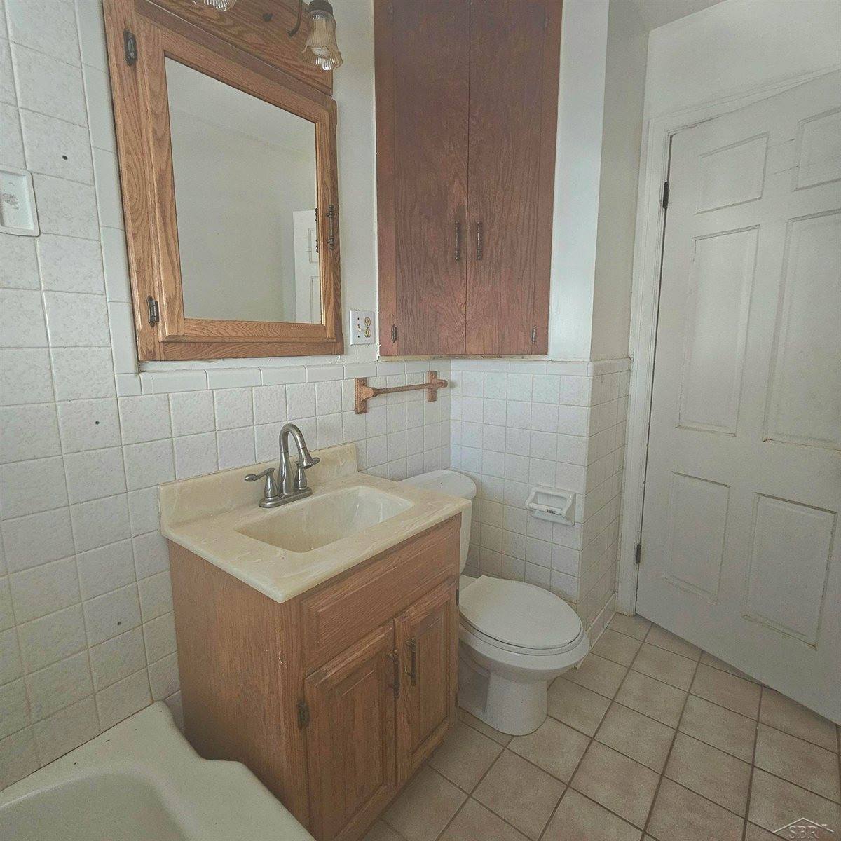 8 Southlawn Court, Saginaw, MI 48602