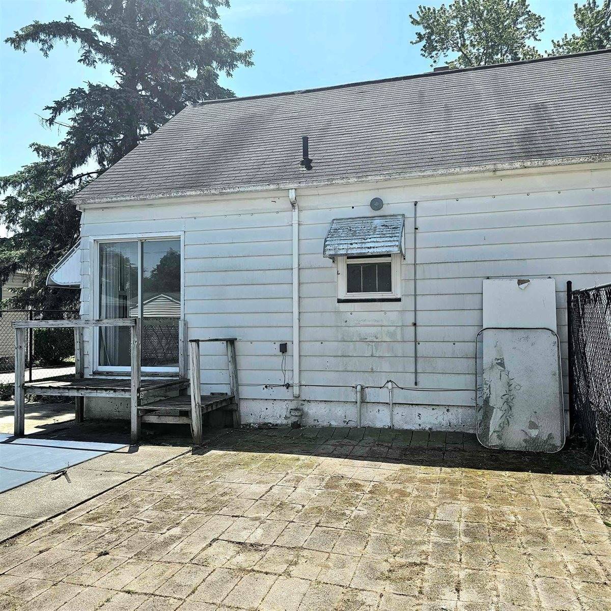 8 Southlawn Court, Saginaw, MI 48602