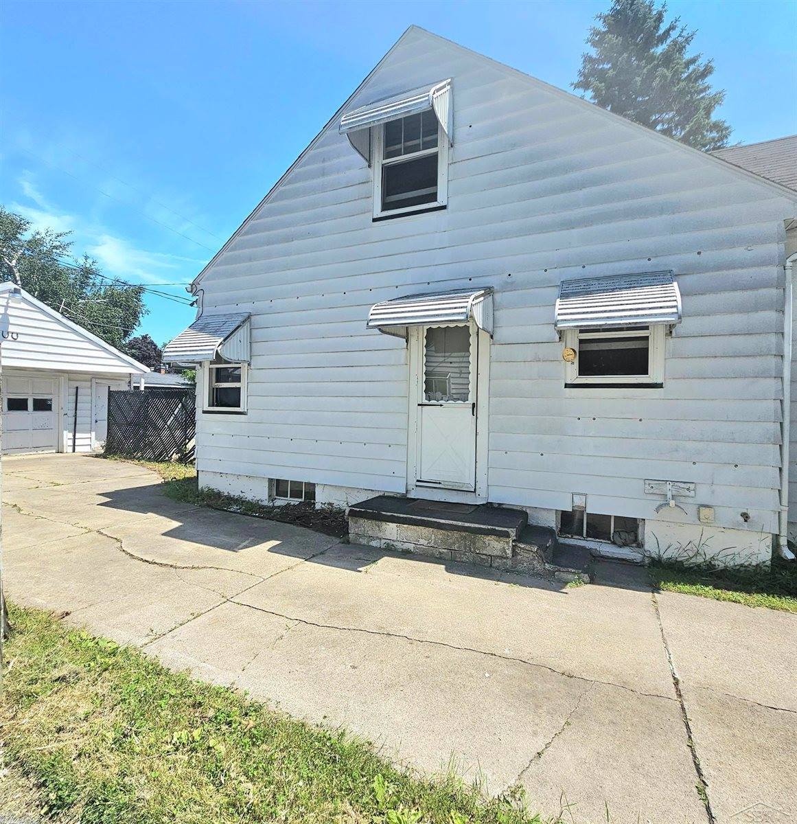 8 Southlawn Court, Saginaw, MI 48602