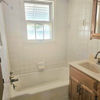 8 Southlawn Court, Saginaw, MI 48602