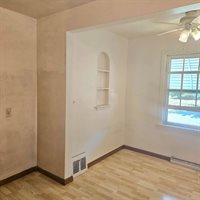 8 Southlawn Court, Saginaw, MI 48602