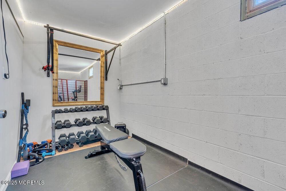 19 Gravelly Point Road, Highlands, NJ 07732