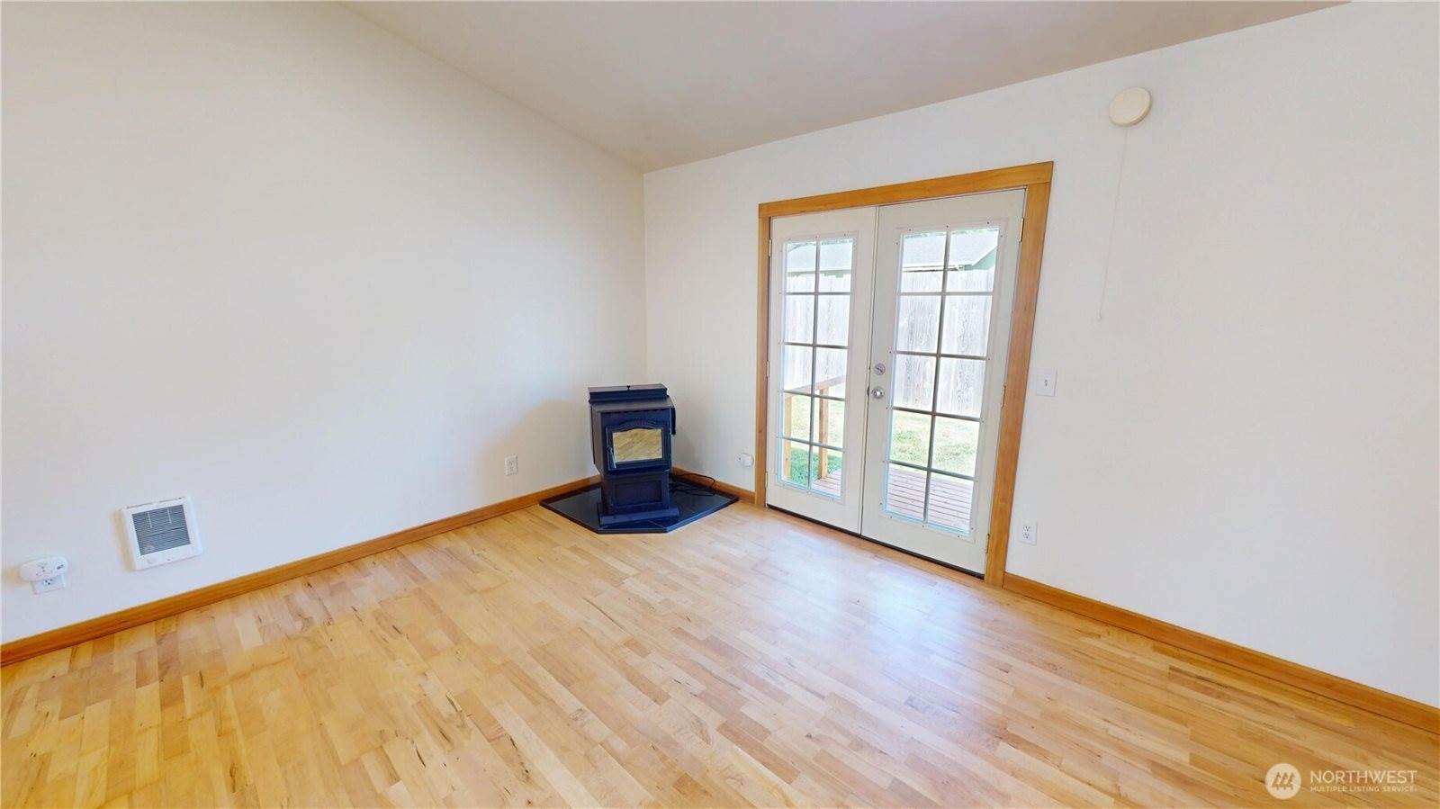 1544 Graham Drive, Camano Island, WA 98282