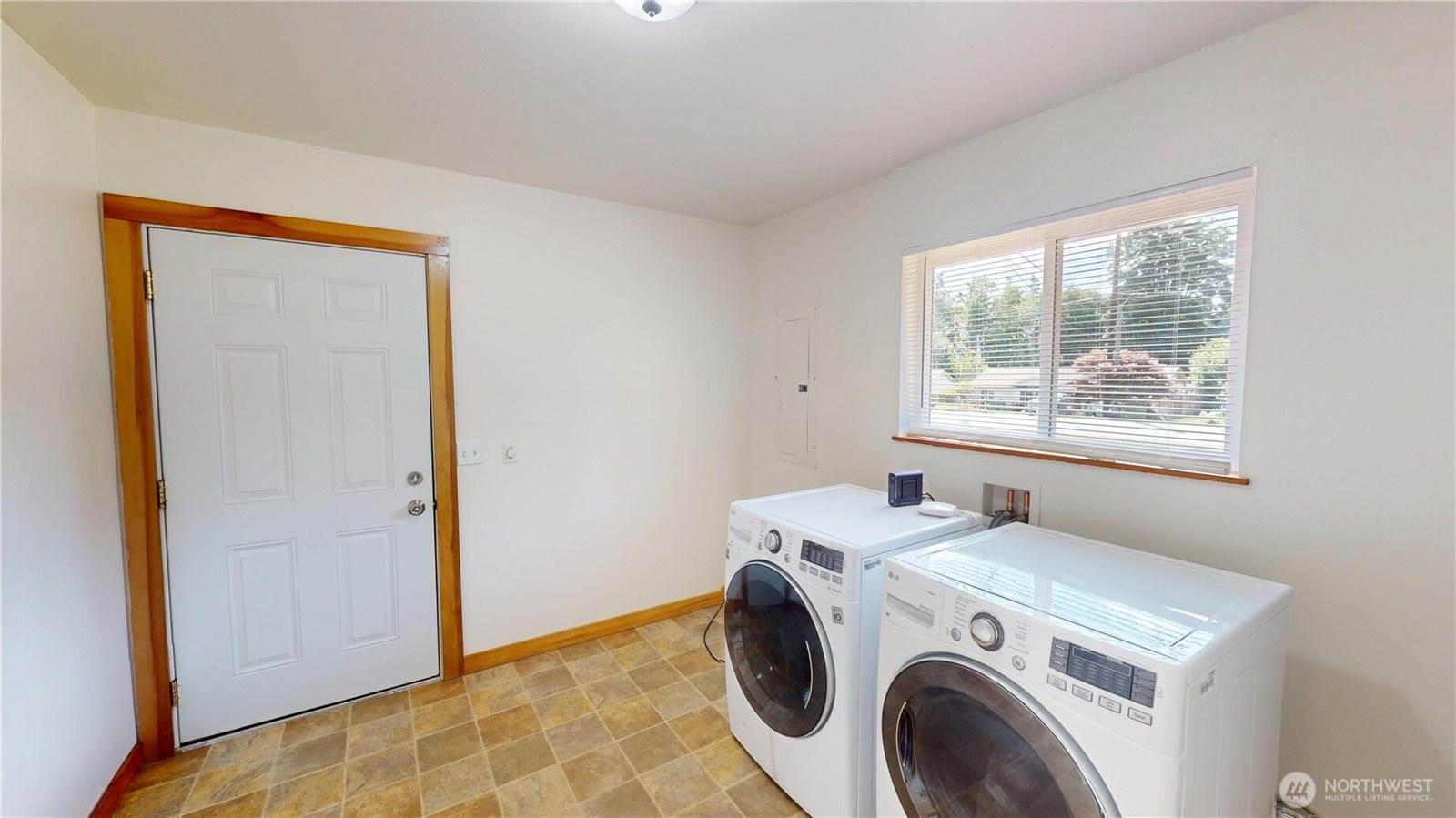 1544 Graham Drive, Camano Island, WA 98282