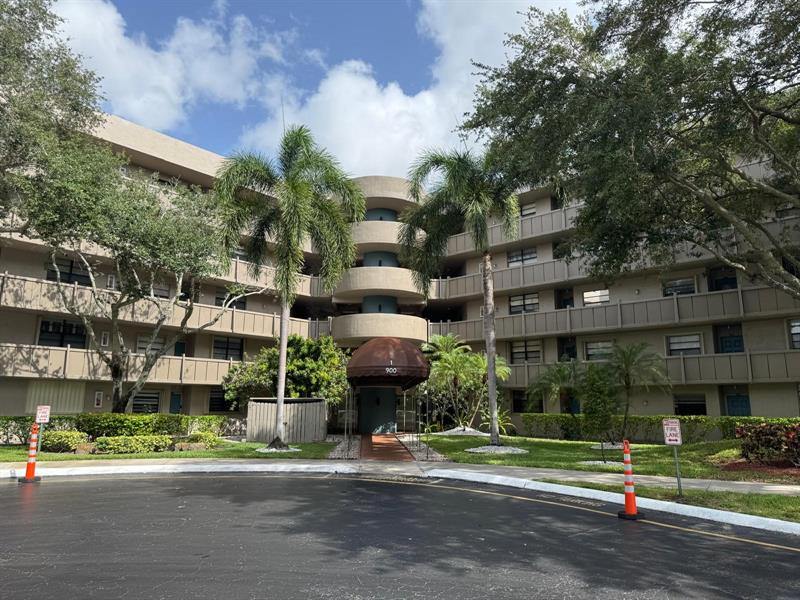 900 Colony Point Cir 407, #407, Pembroke Pines, FL 33026
