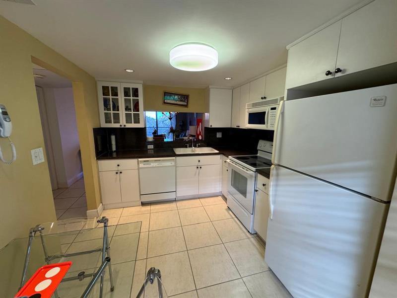 900 Colony Point Cir 407, #407, Pembroke Pines, FL 33026