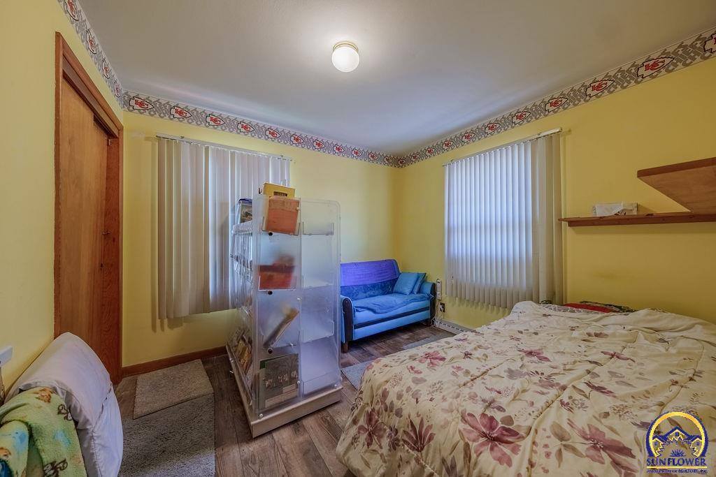 1930 NW 35th ST, Topeka, KS 66618