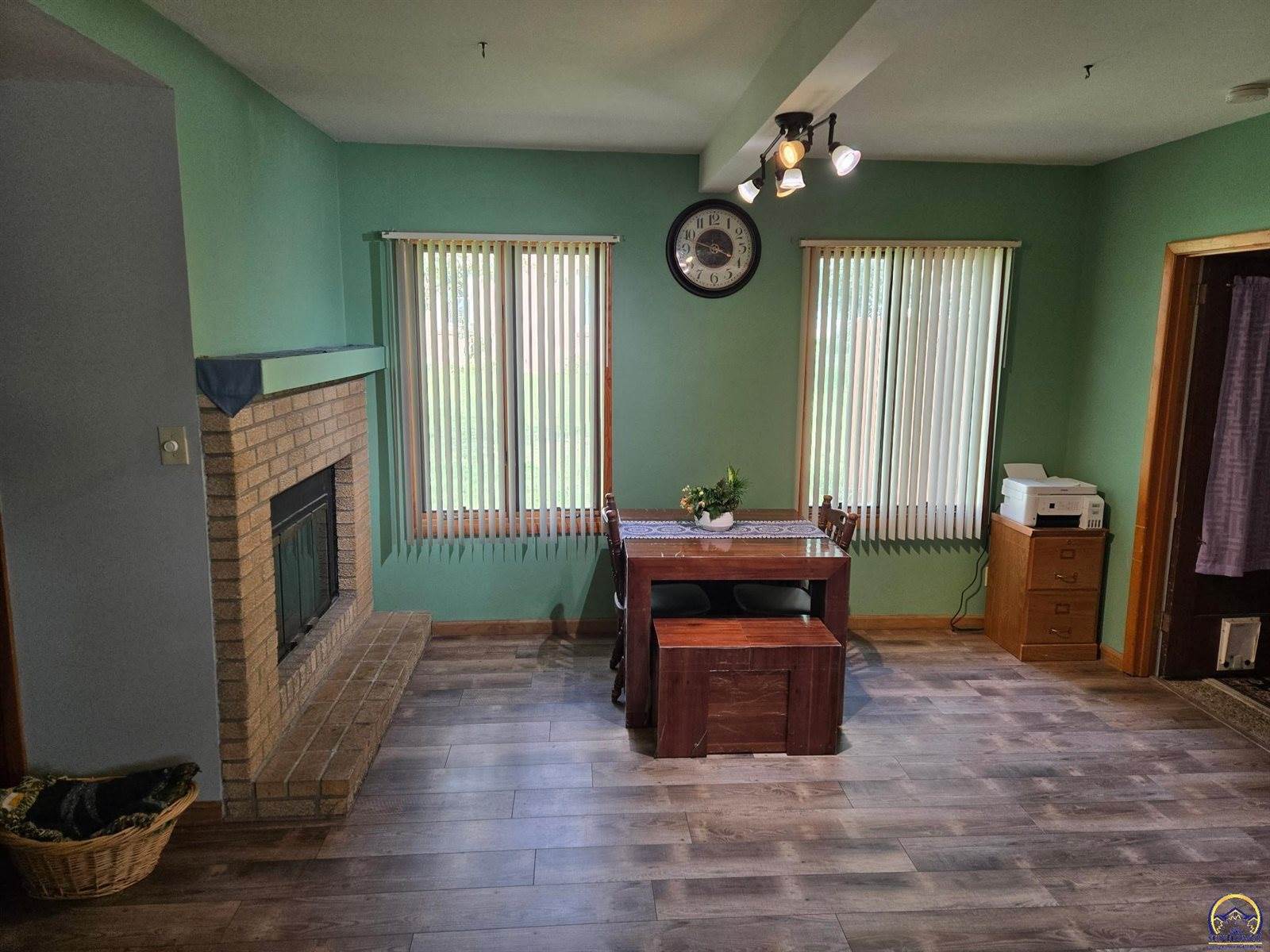 1930 NW 35th ST, Topeka, KS 66618