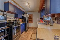 1930 NW 35th ST, Topeka, KS 66618