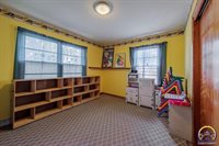 1930 NW 35th ST, Topeka, KS 66618